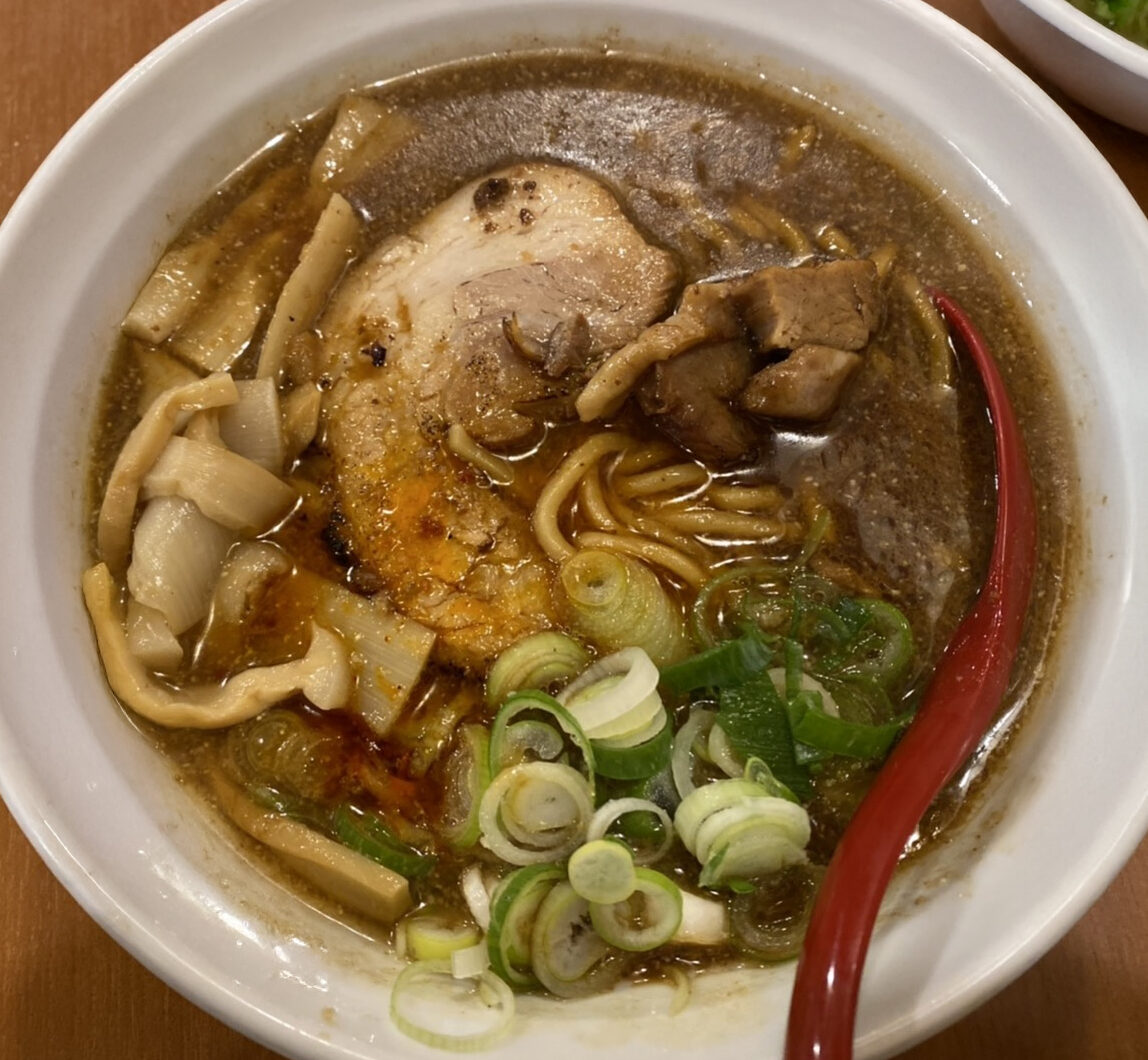 金沢ブラックラーメン